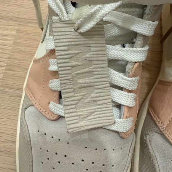 Jordan 1 Mid Milan’s (RARE) - Picture 2 of 9